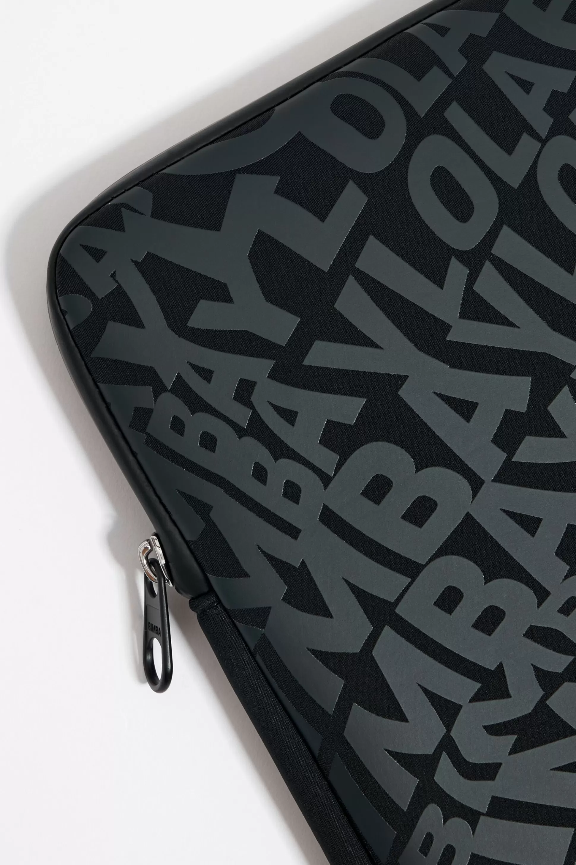 Black 13.5" laptop sleeve | Bimba Y Lola Online