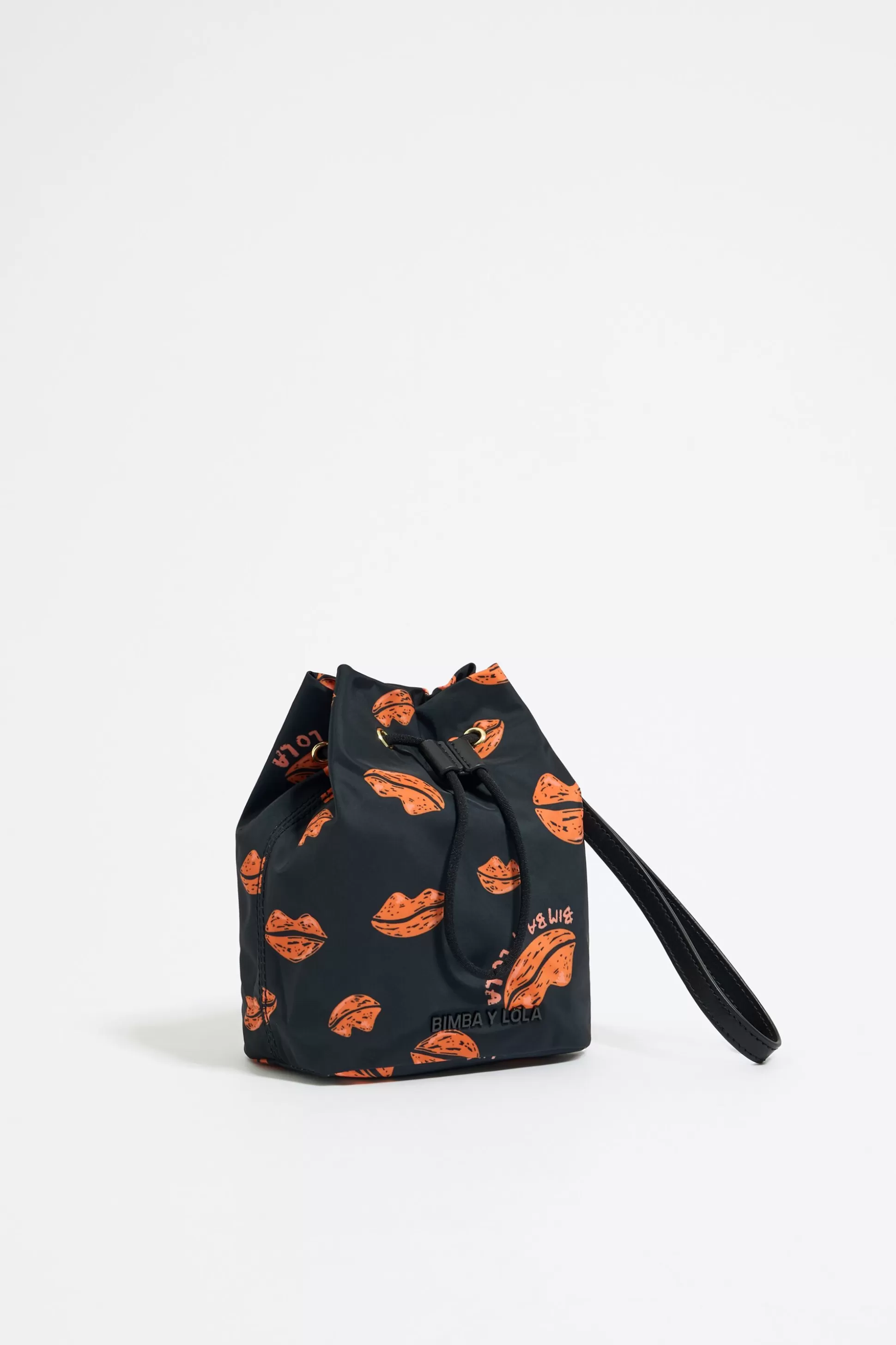 Black Lips print mini bucket bag | Bimba Y Lola Online