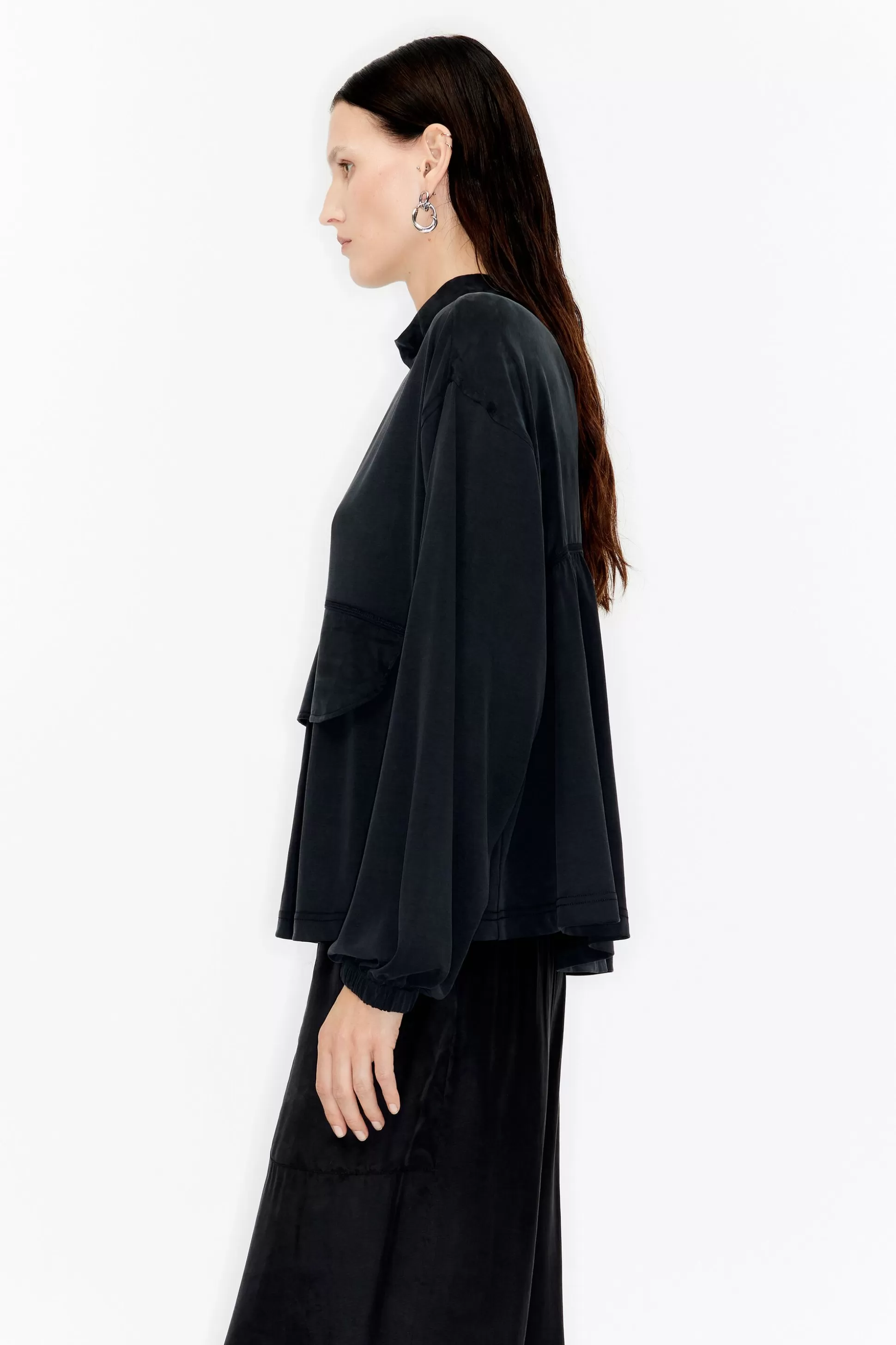 Black straight cut-out T-shirt | Bimba Y Lola Shop