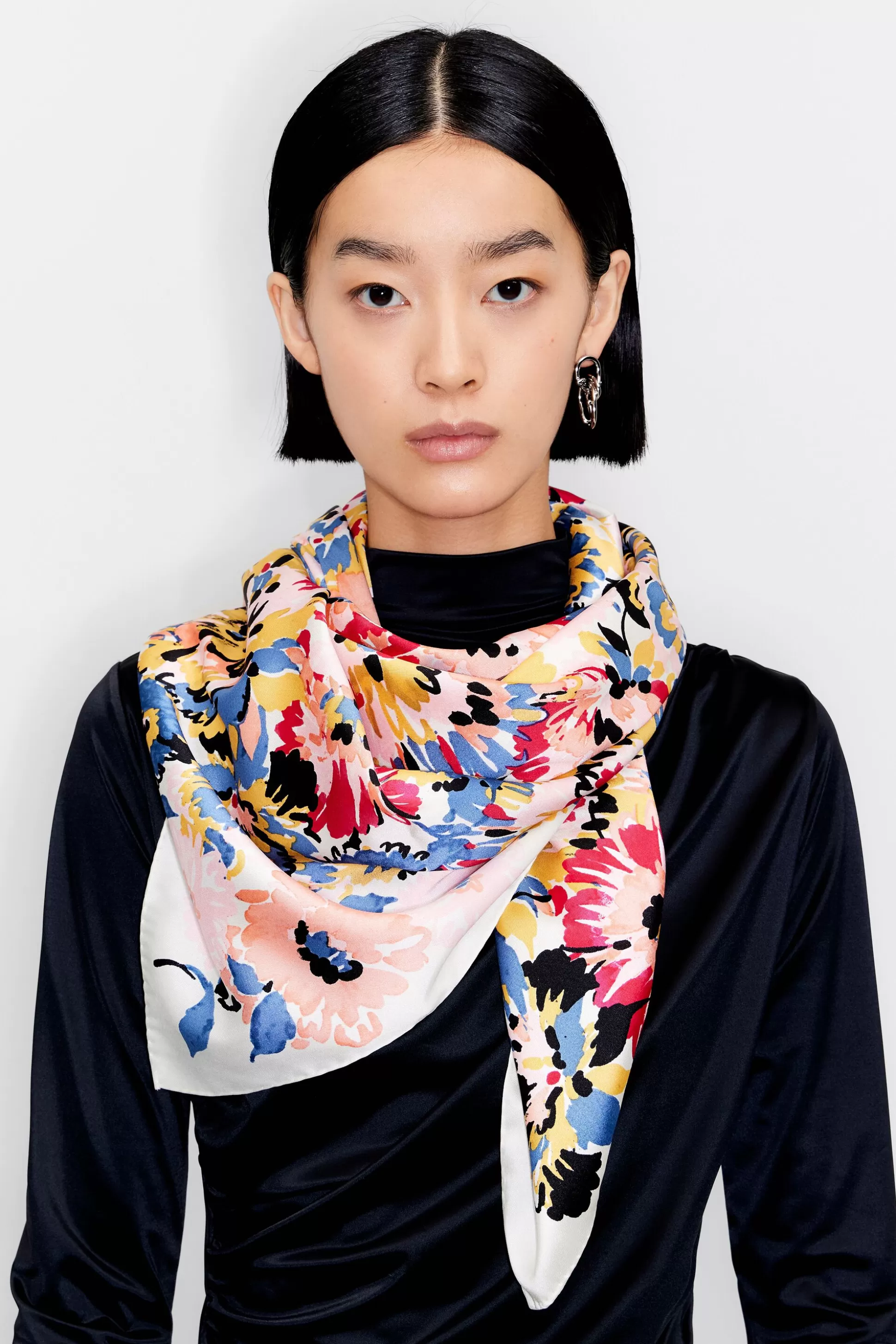 felt-tip floral scarf | Bimba Y Lola Outlet