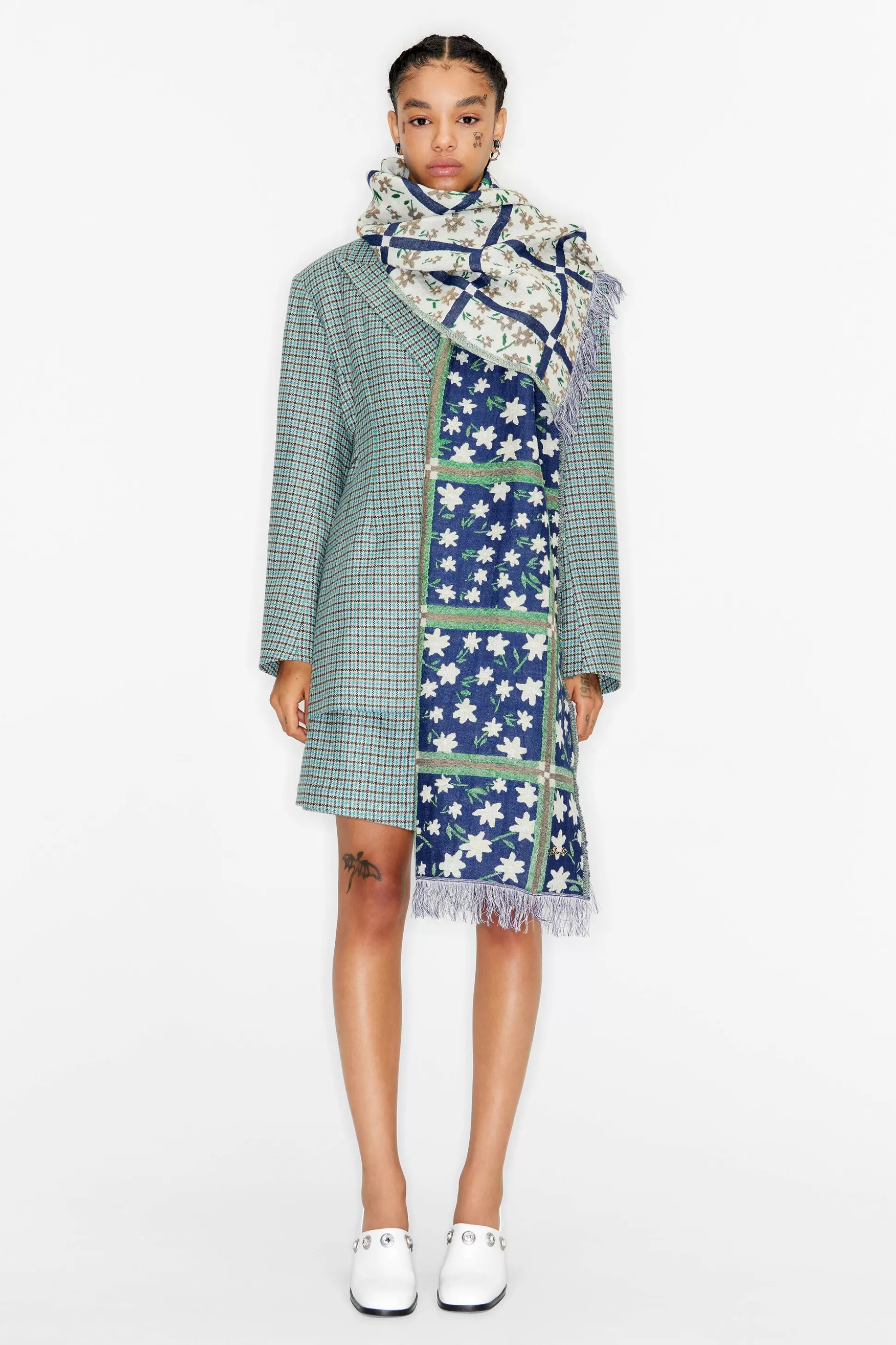 Floral and checked jacquard shawl | Bimba Y Lola Outlet