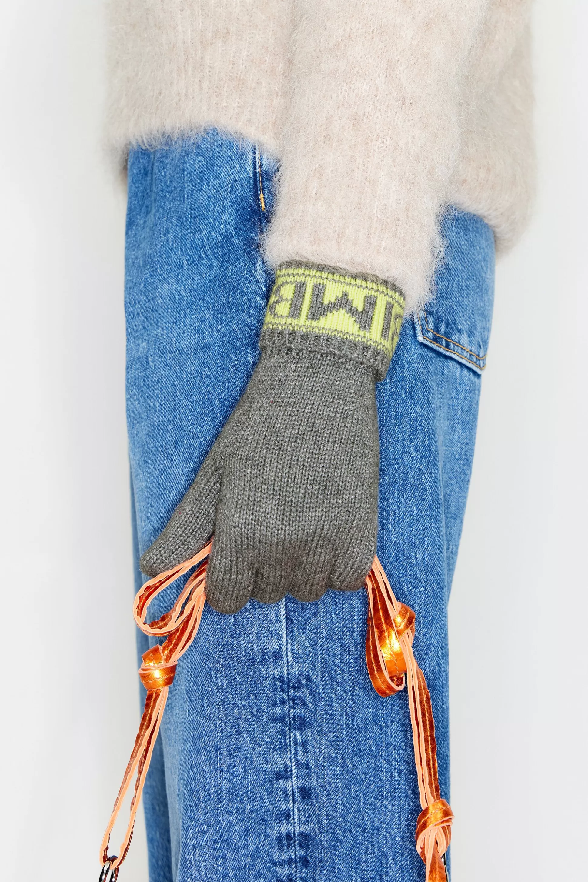 Gray knit gloves | Bimba Y Lola Online