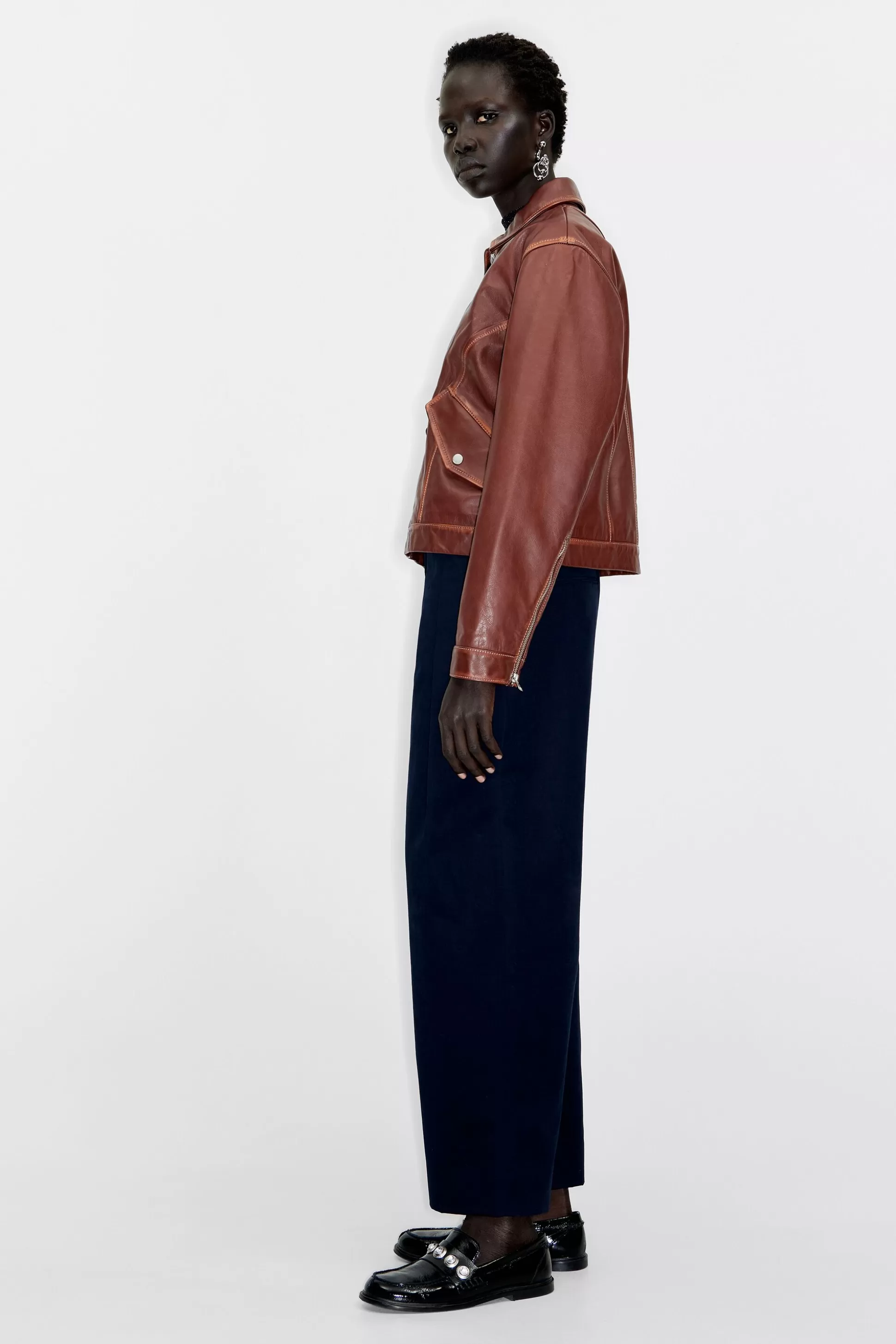 Navy blue darted carrot leg trousers | Bimba Y Lola Fashion